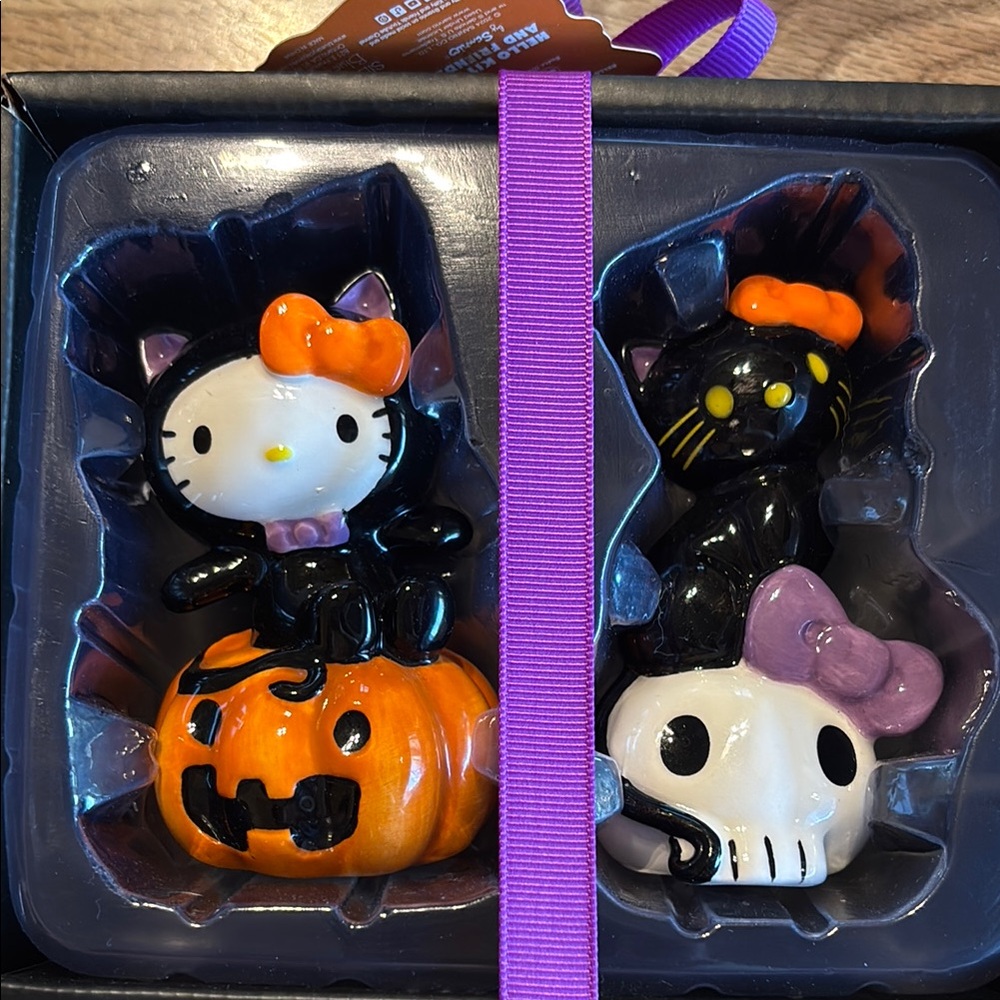 Hello Kitty Halloween Figurines